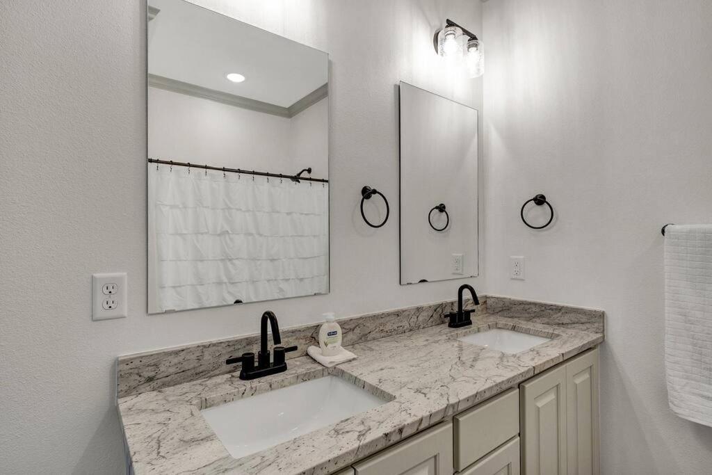 Alamo Luxury Living Up To 11 Villa Тилер Екстериор снимка