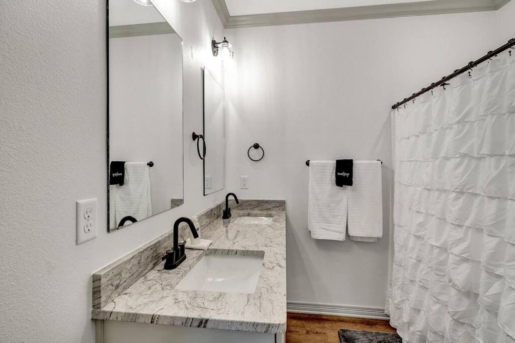 Alamo Luxury Living Up To 11 Villa Тилер Екстериор снимка